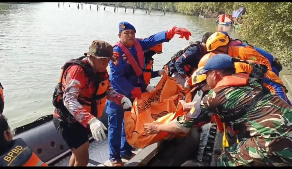 Pemancing yang Tenggelam di Sungai Kalimireng Gresik Ditemukan Hari Kedua Pencarian