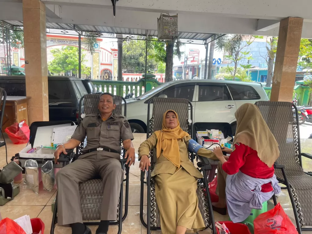 Donor Darah di Bungah Gresik Ramai Peminat, Sulaiman dan Sumini Perkuat Aksi Peduli Sesama