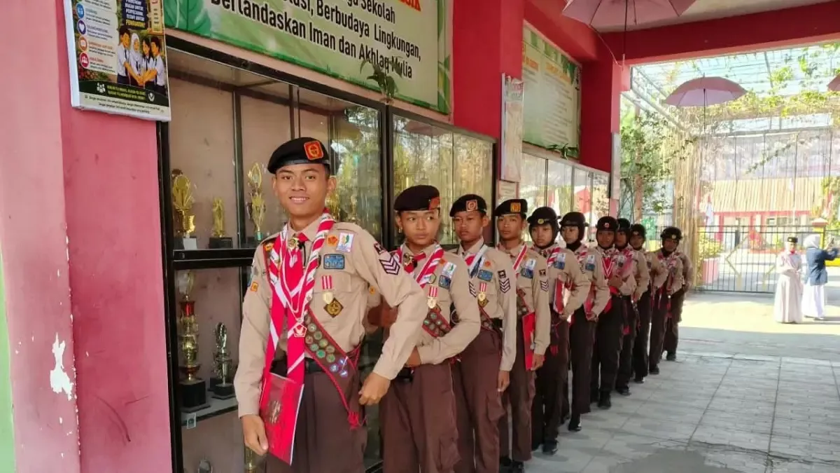 Meski Dikelilingi Sawah, Pelajar SMPN 28 Gresik Sukses Dominasi Kontingen Jambore Nasional ke Jakarta 