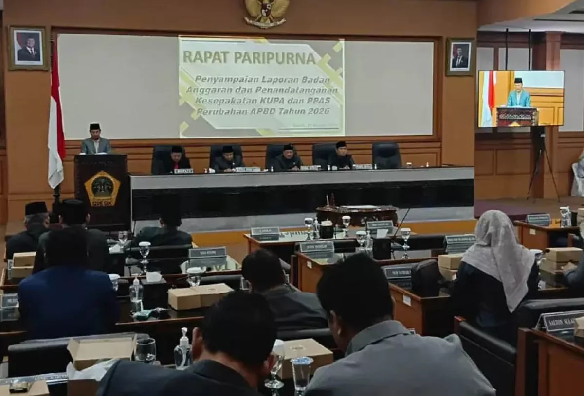 Pendapatan Gresik Turun, Belanja Justru Naik: Perubahan APBD 2026 Disepakati