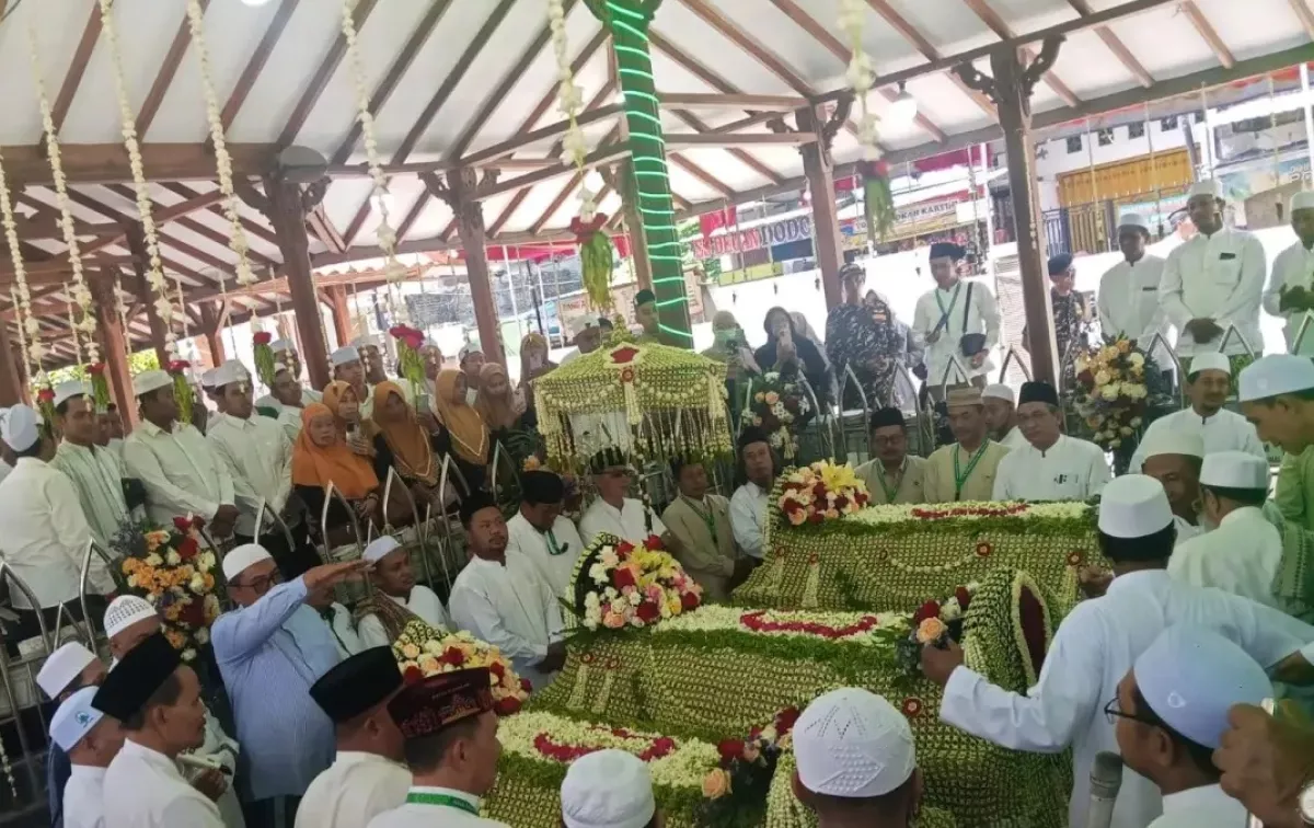 Ribuan Jamaah Padati Haul Sunan Gresik, Kirab hingga Pengajian Akbar Jadi Magnet
