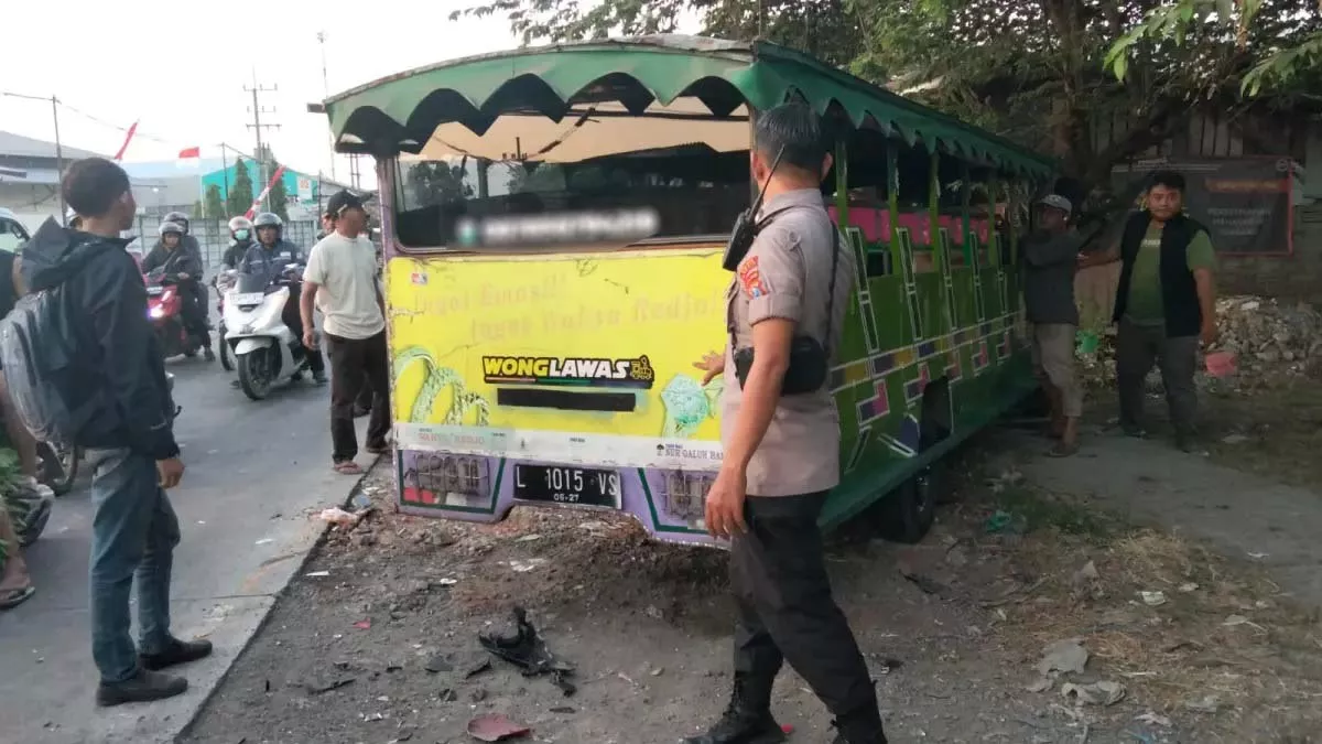 Odong-Odong Oleng di Menganti, Satu Pemotor Tewas dan Dua Orang Luka Berat