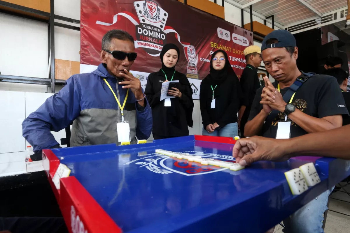 64 Jurnalis Adu Strategi di Turnamen Domino Jurnalis Kemerdekaan 2026 Surabaya