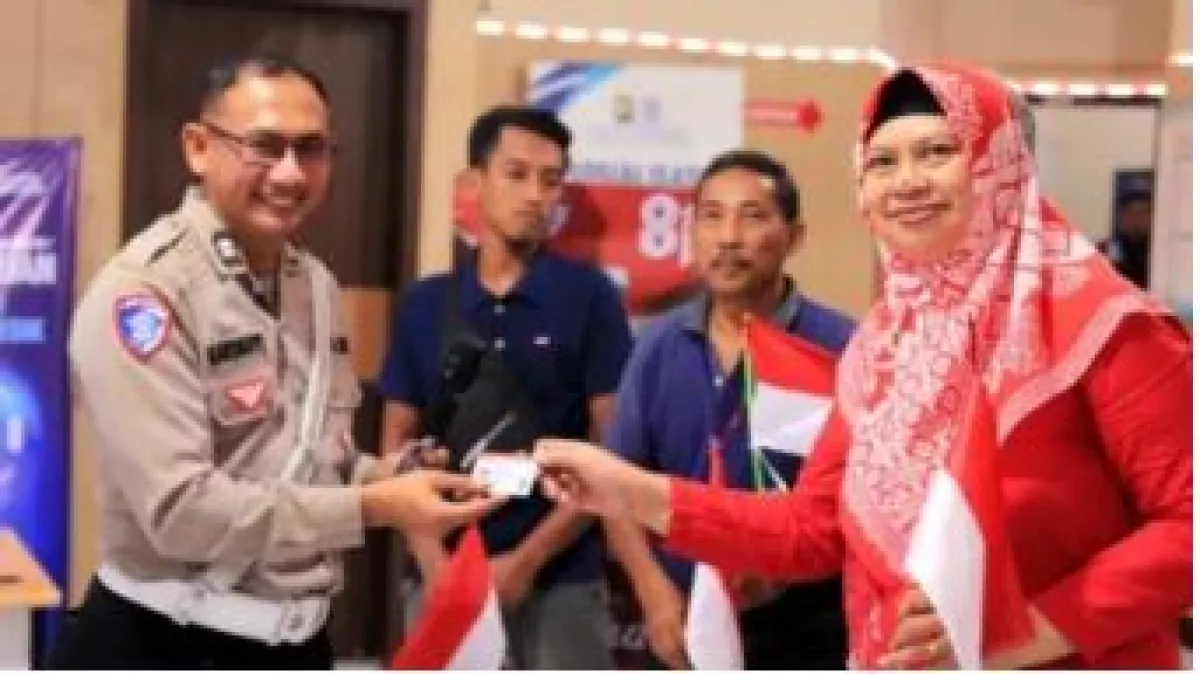 17 Warga Gresik Lahir 17 Agustus Dapat Kejutan dari Polisi