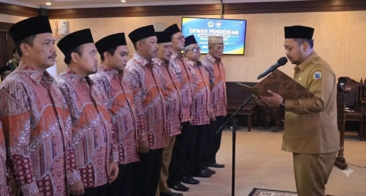 11 Anggota Dewan Pendidikan Gresik Dikukuhkan, Mutu Sekolah Jadi Fokus 