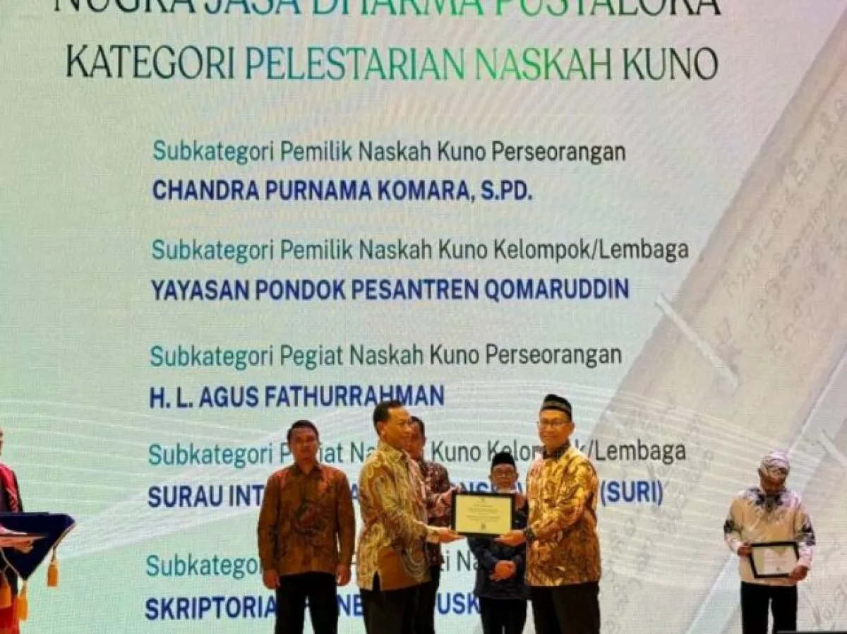 YPP Qomaruddin Gresik Raih Penghargaan Perpusnas, 503 Naskah Kuno Jadi Sorotan