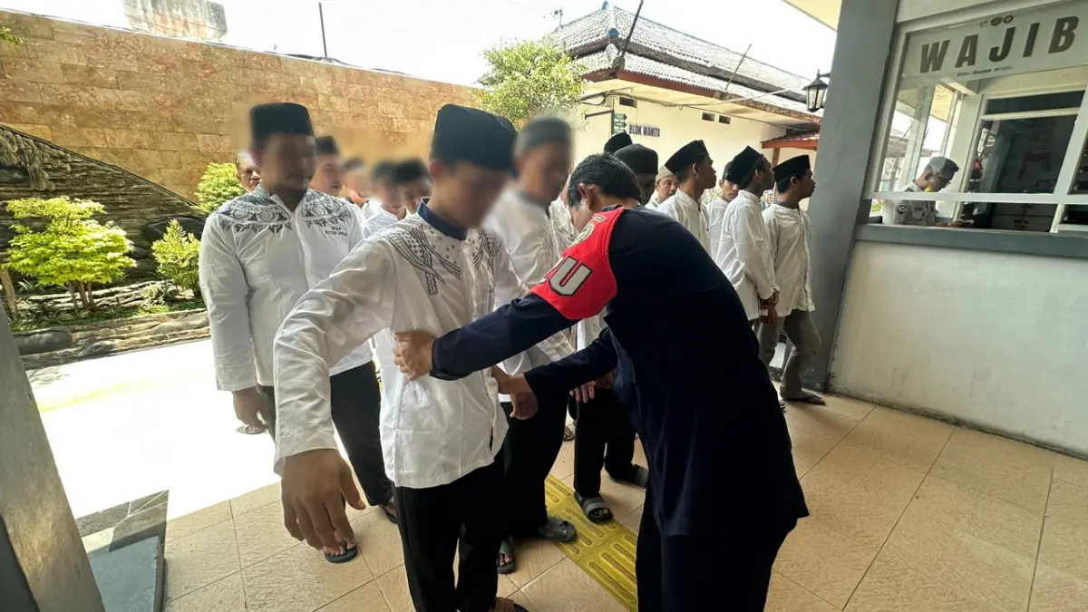 23 Tahanan Diberangkatkan ke PN Gresik, Rutan Pastikan Administrasi dan Pengawalan Sesuai Prosedur