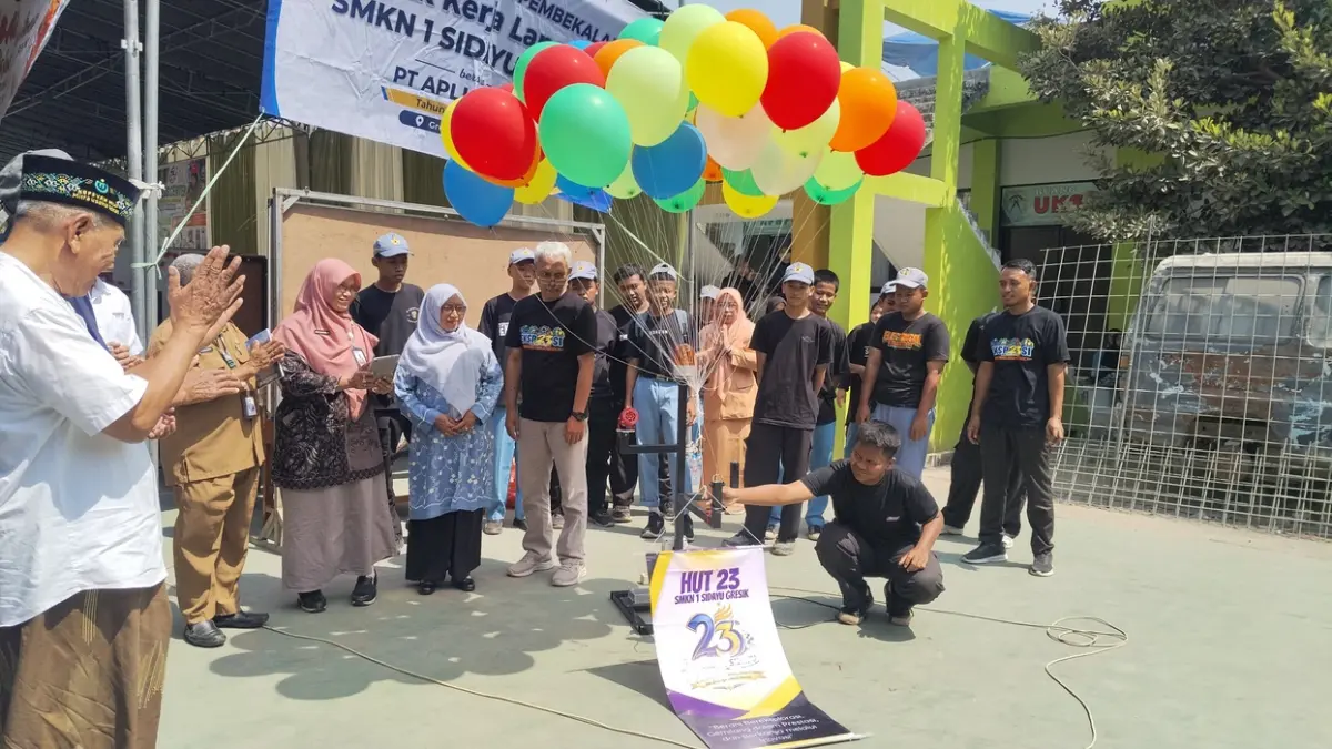 HUT ke-23 SMKN 1 Sidayu, SMEKNISY Mart dan Business Center TKJ Resmi Dibuka