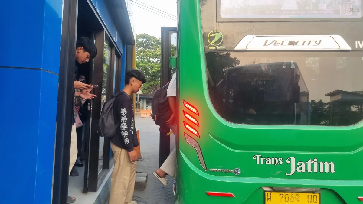 Trans Jatim Gratis Sehari, Warga Gresik Nikmati Perjalanan Hemat hingga Mojokerto